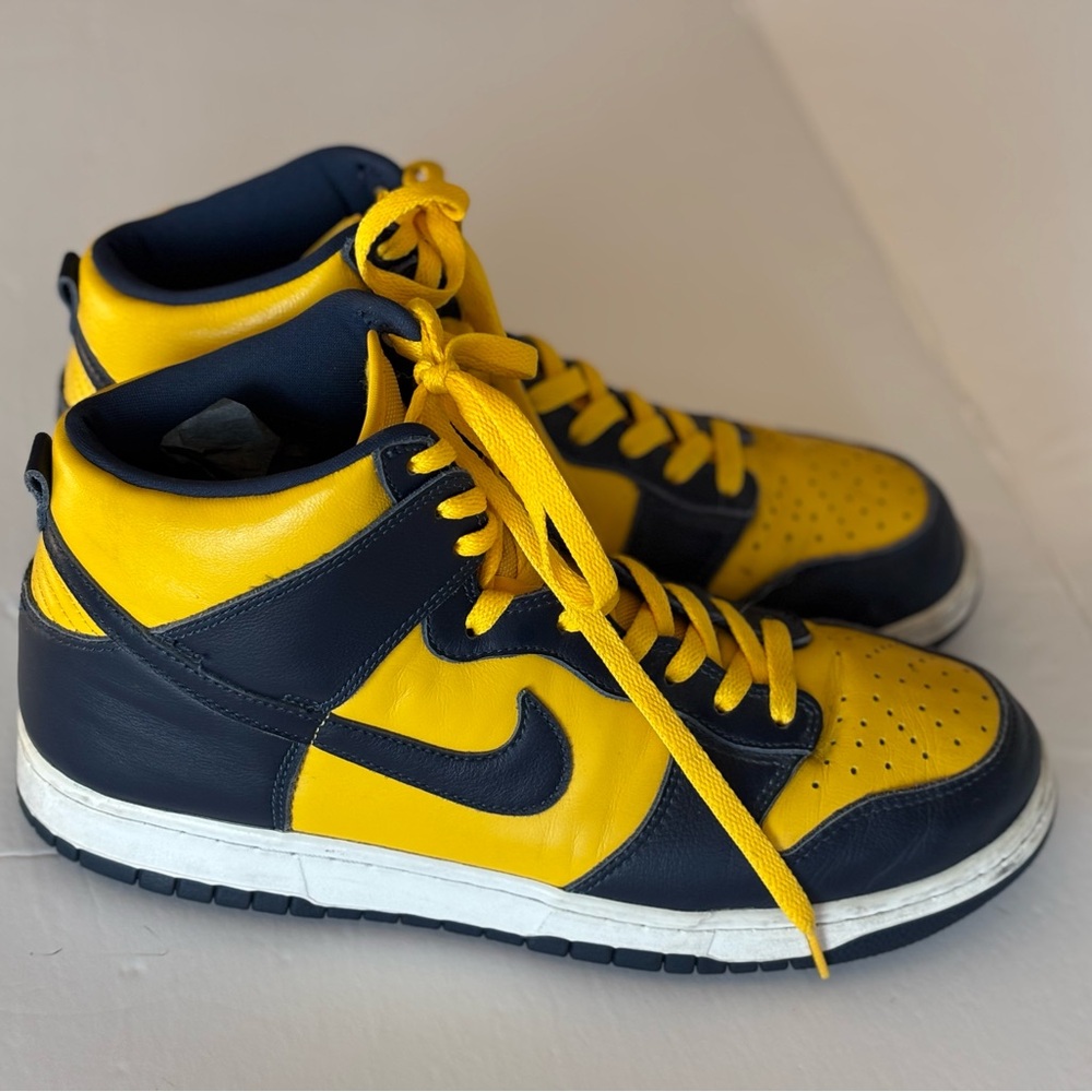 NIKE, yellow and Blue  High-Top Sneakers.